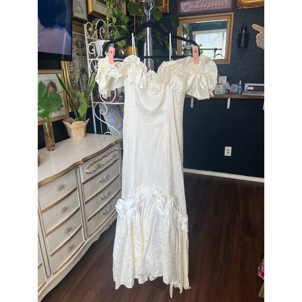 Vintage Off-Shoulder White Dress